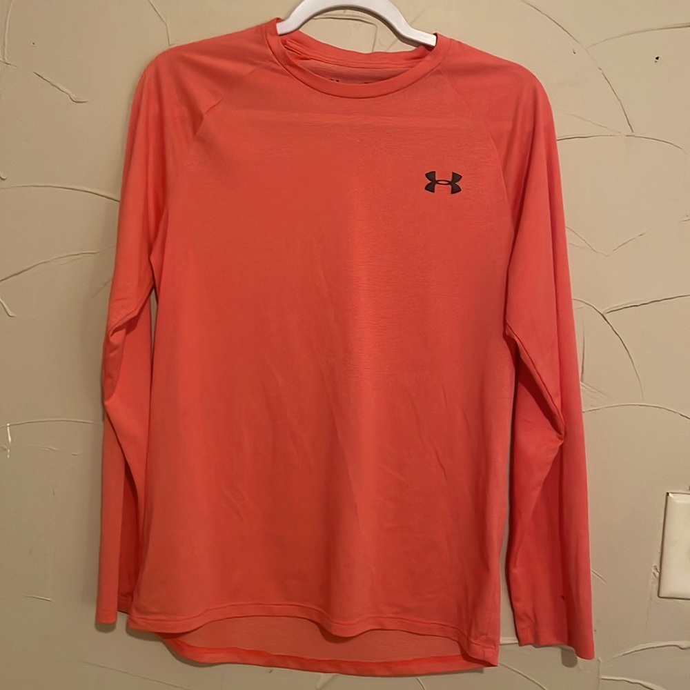 Under Armour woman’s heat guard shirt size S